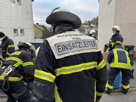 Die Berufsfeuerwehr und die Freiwillige Feuerwehr Zewen waren gemeinsam mit dem THW in Zewen im Einsatz. Foto: Presseamt/Ernst Mettlach