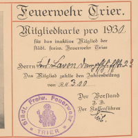 Eine Mitgliedskarte für ein inaktives Mitglied der städtischen freiwilligen Feuerwehr Trier. von 1930. Der Jahresbeitrag betrug drei Reichsmark.