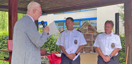 OB Wolfram Leibe unterhält sich mit dem stellvertretenden Wehrführer der Freiwilligen Feuerwehr Zewen, Rajeev Gupta, und dem Wehrführer Stefan Bach.