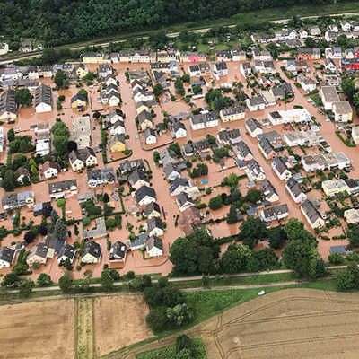 Der überflutete Stadtteil Trier-Ehrang aus der Luft.
